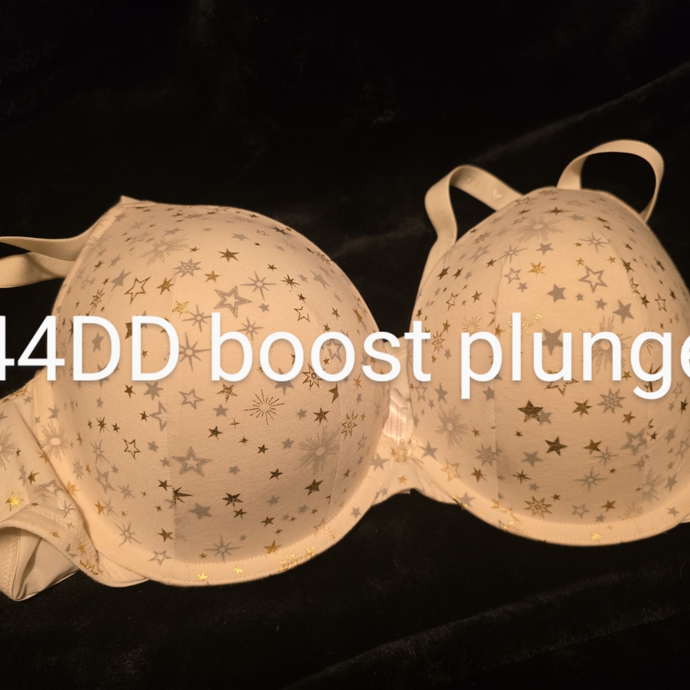 Cacique Cream and Gold Star Plunge Bra